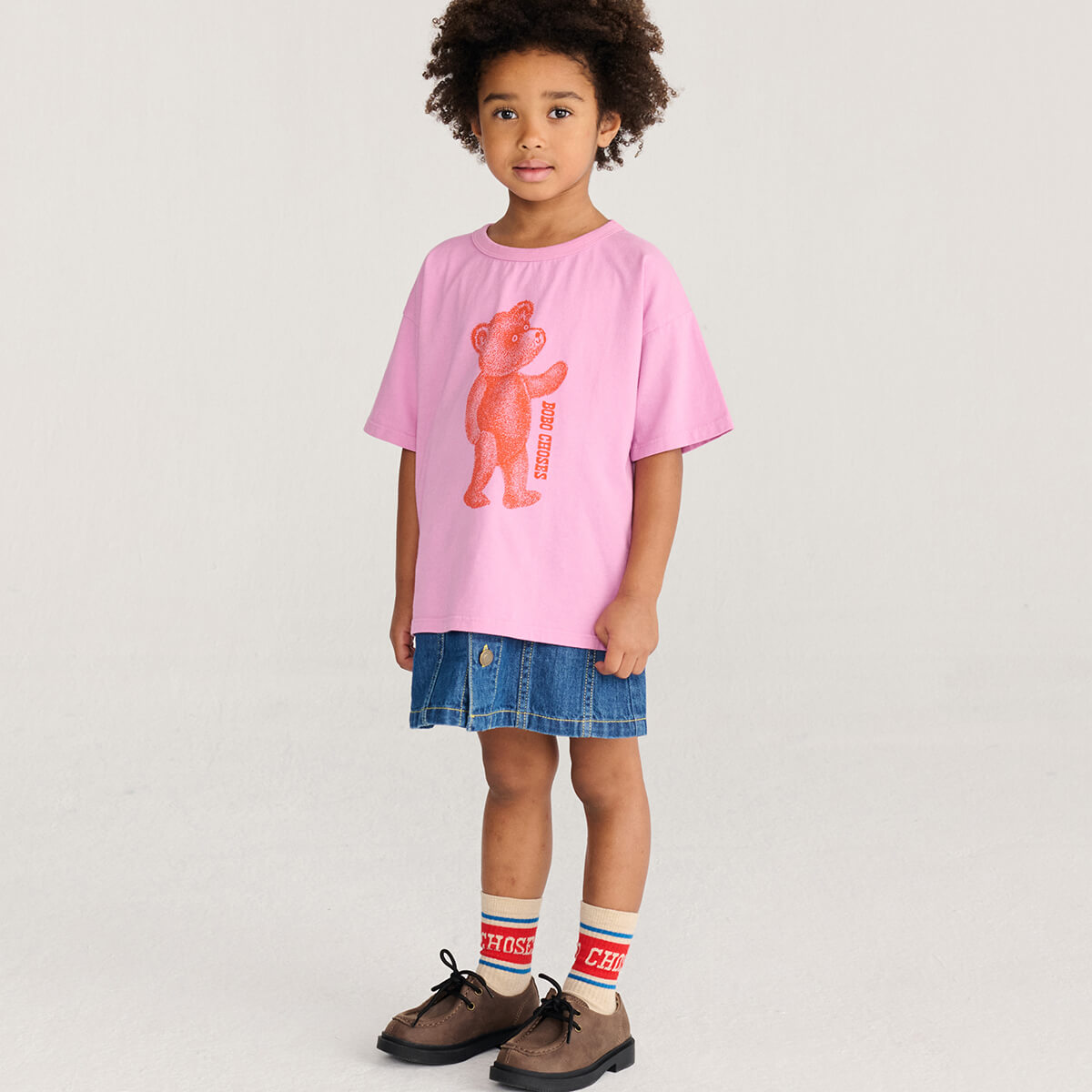 Chaussettes hautes fantaisie en mélange de coton à imprimé graphique multicolore éclatant avec blocs de couleurs audacieux pour enfants au quotidien (2-11 ans)