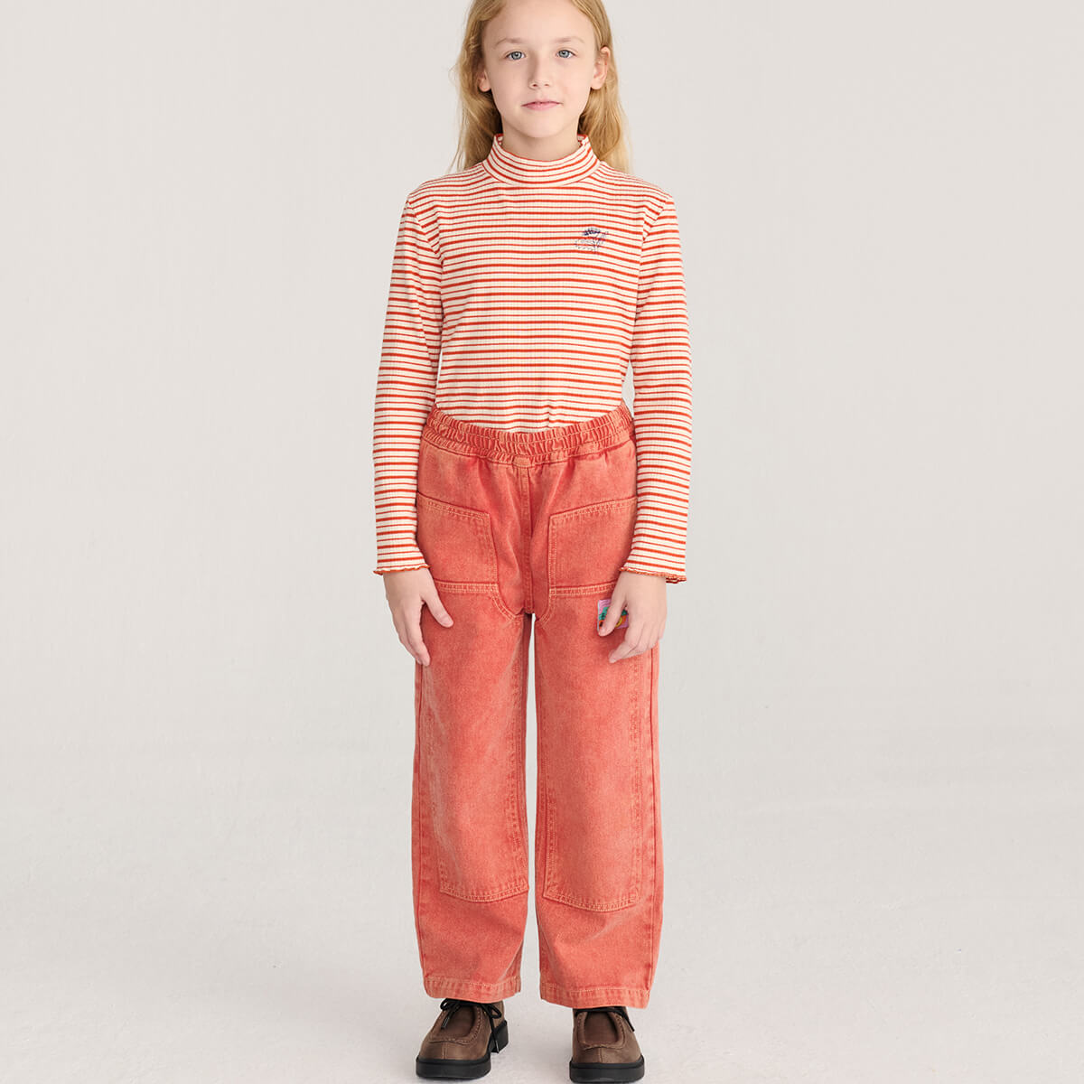 Pantalon en sergé kaki imprimé dinosaure espiègle avec étiquette graphique amusante pour les enfants de 2 à 13 ans